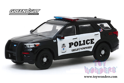 Greenlight - Hot Pursuit 2020 Ford Police Interceptor Utility - Shelby Township, Michigan (2020, 1/64 scale diecast model car, Black/White) 30143/48