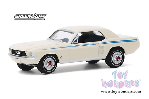 Greenlight - Ford Mustang Indy Pacesetter Special (1967, 1/64 scale diecast model car, Wimbledon White) 30161/48
