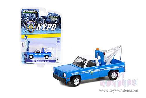 Greenlight - GMC Sierra K2500 with Drop in Tow Hook - New York City Police Dept (NYPD) (1987, 1/64 scale diecast model car, Blue) 30236/48