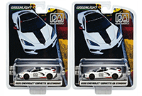 Greenlight - Chevrolet® Corvette® C8 Stingray (2020, 1/64 scale diecast model car, Black/White) 30254/48