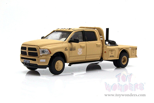 Greenlight - Dodge Ram 3500 Dually Flatbed Gooseneck Carabineros De Chile Military Truck (2018, 1/64 scale die cast model car, Matte Tan) 30271/48