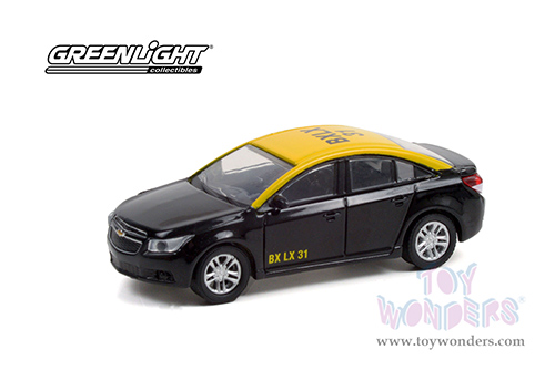 Greenlight - Chevrolet&reg; Cruze Taxi Santiago Chile (2013, 1/64 scale diecast model car, Black/Yellow) 30282/48