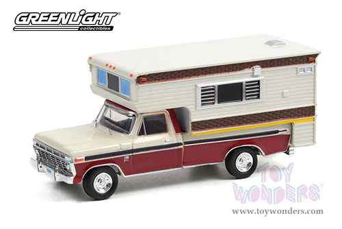 Greenlight - Ford F-250 Camper Special with Large Camper (1974, 1/64 scale diecast model car, Candy Apple Red/Wimbledon White) 30287/48