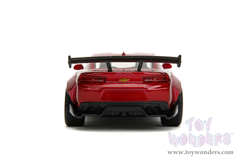 Jada Toys - Hollywood Rides | Marvel Avengers Chevrolet® Camaro® with Iron Man Diecast Figure (2016, 1/32 scale diecast model car, Red/Gold) 30309