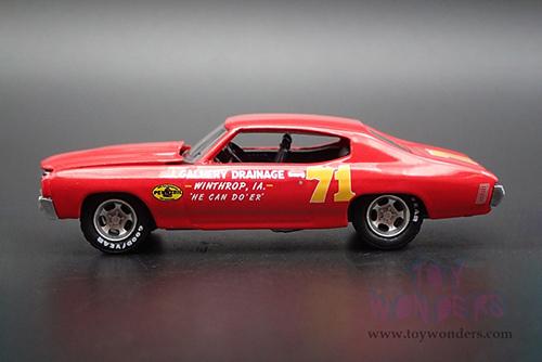 Greenlight - Doc Mayner's Chevrolet&reg; Chevelle #71 - J. Gallery Drainage Winthrop, IA - Pennzoil (1972, 1/64 scale diecast model car, Red) 30315/48