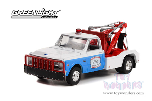 Greenlight - Chevrolet&reg; C-30 Dually Wrecker Tow Truck - Hazzard County Garage (1969, 1/18 scale diecast model car, White/Blue/Red) 30324/48