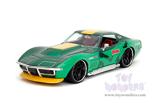 Jada Toys - Hollywood Rides | Chevrolet® Corvette™ with Cammy Diecast Figure "Street Fighter" (1969, 1/24, diecast model car, Green/Yellow stripe) 30837