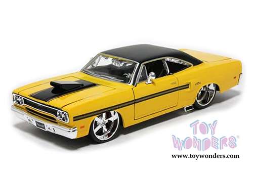 Maisto Design - Classic Muscle | Plymouth GTX Hard Top (1970, 1/24 scale diecast model car, Yellow) 31016YL