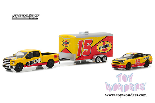 Greenlight - Racing Hitch & Tow Series 1 (1/64 scale diecast model car, Asstd.) 31050/24