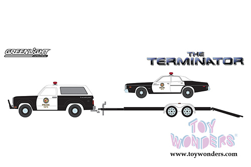 Greenlight - Hollywood Hitch & Tow Series 5 | The Terminator (1984 movie) 1977 Dodge Ramcharger with 1977 Dodge Monaco Metropolitan Police on Flatbed Trailer (1/64 scale diecast model car, Black w/White) 31060C/24