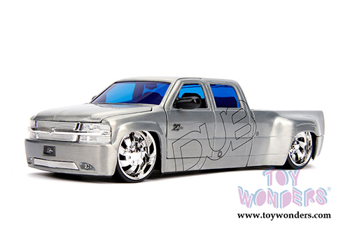 Jada Toys - 20th Anniversary | DUB City Chevrolet&reg; Silverado Dooley Pickup Truck (1999, 1/24, diecast model car, Raw Metal) 31077