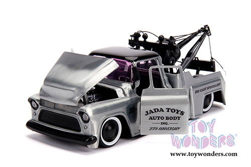 Jada Toys - 20th Anniversary | Kustom Kings Chevrolet&reg; Stepside&trade; Tow Truck (1955, 1/24, diecast model car, Raw Metal/Black) 31087