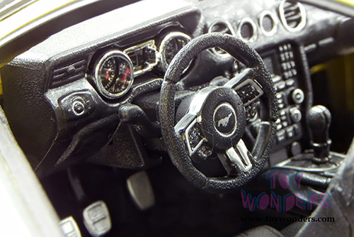 Maisto Special Edition - Ford Mustang Hardtop (2015, 1/18 scale diecast model car, Yellow) 31197YL