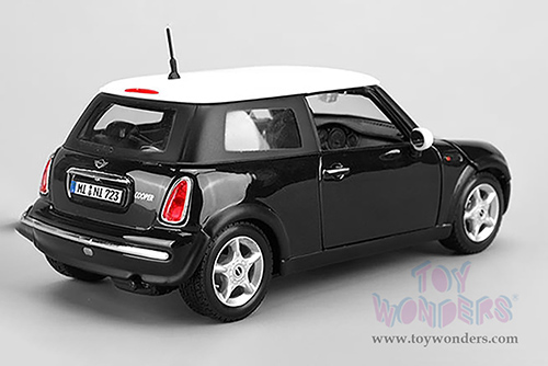 Maisto - Mini Cooper Hardtop (1/24 scale diecast model car, Matte Black) 31219BK