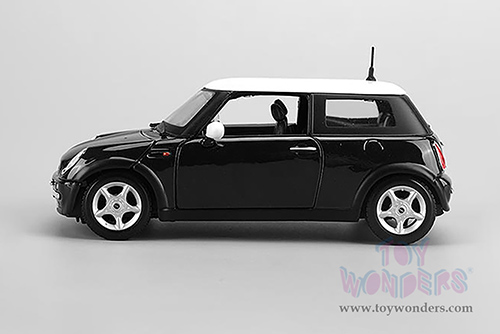 Maisto - Mini Cooper Hardtop (1/24 scale diecast model car, Matte Black) 31219BK