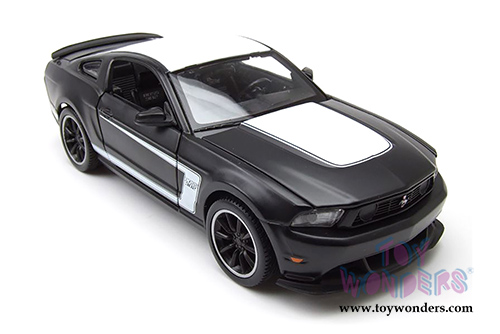 Maisto - Special Edition | Ford Mustang Boss 302 Hardtop (1/24 scale diecast model car, Matte Black/White) 31269BK