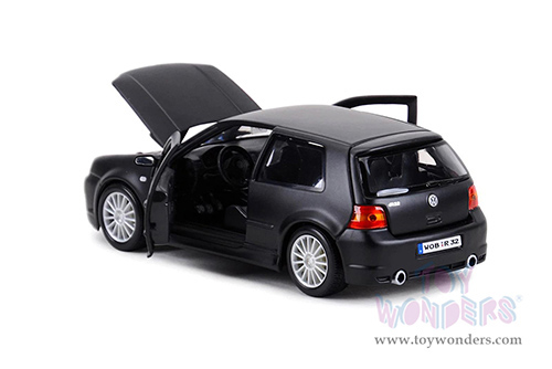 Maisto - Special Edition | Volkswagen Golf R32 Hardtop (1/24 scale diecast model car, Matte Black) 31290BK