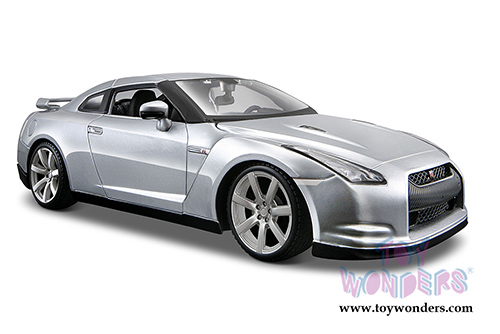 Maisto - Nissan GT-R Hardtop (2009, 1/24 scale diecast model car, Silver) 31294SV