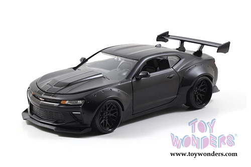 Jada Toys - Metals Die Cast | Bigtime Muscle Chevy&reg; Camaro&reg; SS Wide Body Hardtop (2016, 1/24 scale diecast model car, Asstd.) 31319DP1