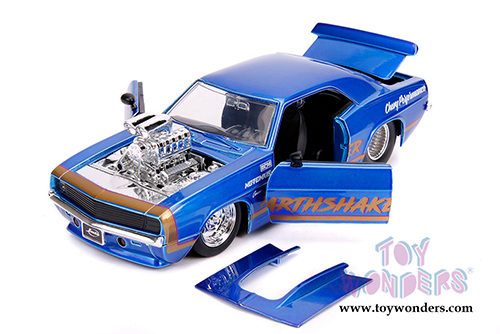 Jada Toys - Metals Die Cast | Big Time Muscle Chevrolet&reg; Camaro&reg; with engine Blower (1969, 1/24 scale diecast model car, Candy Blue/Gold) 31323/4