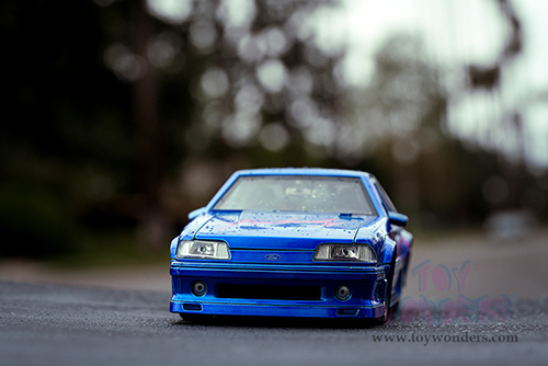 Jada Toys - I Love The 80's | Ford Mustang GT (1989, 1/24 scale diecast model car, Candy Blue) 31379
