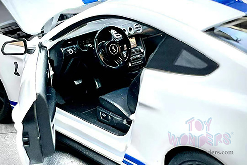 Maisto Special Edition - Ford Mustang Shelby&reg; GT500&reg; Hardtop (2020, 1/18 scale diecast model car, White) 31452W