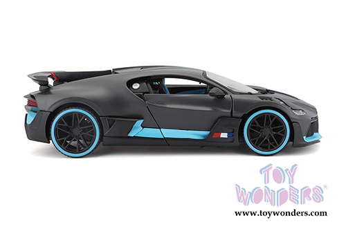 Maisto Special Edition - Bugatti DIVO Hardtop (1/24 scale diecast model car, Black with Blue accents) 31526BU