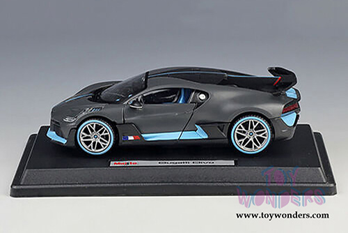 Maisto Special Edition - Bugatti DIVO Hardtop (1/24 scale diecast model car, Black with Blue accents) 31526BU