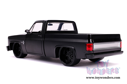 Jada Toys Just Trucks - Chevrolet&reg; C10 Custom Pickup (1985, 1/24 scale diecast model car, Primer Black) 31604