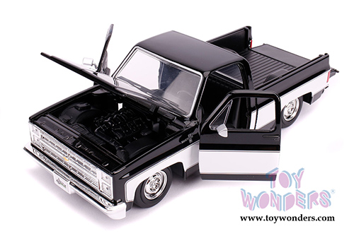 Jada Toys Just Trucks - Chevrolet&reg; C10 Pickup Stock (1985, 1/24 scale diecast model car, Glossy Black/White) 31605