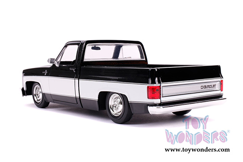 Jada Toys Just Trucks - Chevrolet&reg; C10 Pickup Stock (1985, 1/24 scale diecast model car, Glossy Black/White) 31605