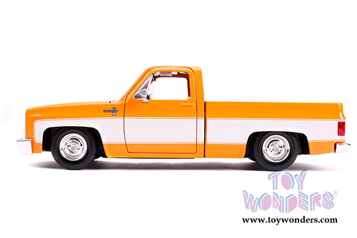 Jada Toys Just Trucks - Chevrolet&reg; C10 Pickup Stock (1985, 1/24 scale diecast model car, Asstd.) 31623DP1