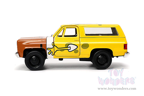 Jada Toys - Hollywood Rides | Chevy® K5 Blazer with SpongeBob SquarePants Figure (1980, 1/32 scale diecast model car, Brown/Yellow) 31798