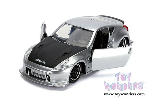 Jada Toys Fast & Furious - Gisele's Nissan 370 Hardtop (1/32 scale diecast model car, Silver) 31852