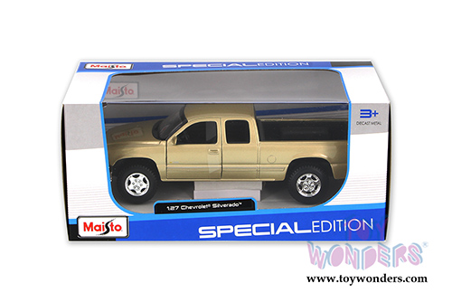 Maisto - Chevy Silverado Pickup Truck (1/27 scale diecast model car, Gold) 31941G