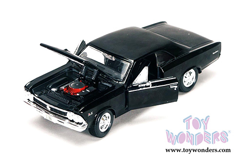 Maisto - Special Edition | Chevrolet&reg; Chevelle SS396 Hard Top (1966, 1/24 scale diecast model car, Black) 31960BK