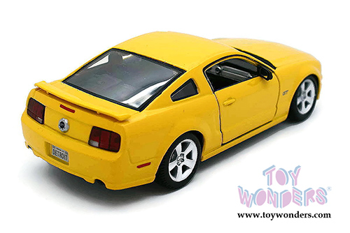 Maisto - Special Edition | Ford Mustang GT Hardtop (2006, 1/24 scale diecast model car, Yellow) 31997YL