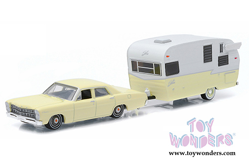 Greenlight - Hitch & Tow Series 5 (1/64 scale diecast model car, Asstd.) 32050/48