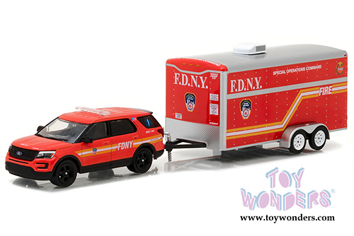 Greenlight - Hitch & Tow Series 10 | Ford Explorer Official Fire Department NYC (FDNY) and Special Operations Command Trailer (2015, 1/64 scale diecast model car, Red) 32100D/48 