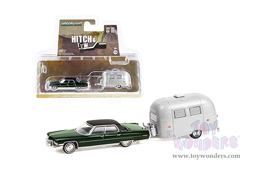 Greenlight - Hitch & Tow Series 24 | Cadillac Sedan DeVille & Airstream 16' Bambi (1972, 1/64 scale diecast model car, Brewster Green Metallic) 32240A/24