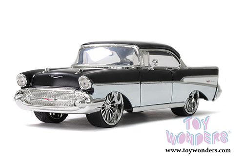 Jada Toys Bigtime Muscle - Chevrolet&reg; Bel Air&reg; Hardtop (1957, 1/24 scale diecast model car, Black/White) 32299/4