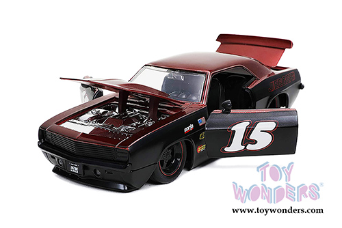 Jada Toys Bigtime Muscle - Chevrolet&reg; Camaro&reg; #15 Hardtop "Jeeger" (1969, 1/24 scale diecast model car, Matte Black/Red) 32303/4