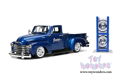 Jada Toys Just Trucks - Chevrolet&reg; 3100 Pickup "Josie's Auto Repair" with Extra Wheels (1953, 1/24 scale diecast model car, Blue/White) 32311/4