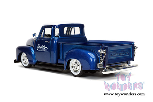 Jada Toys Just Trucks - Chevrolet&reg; 3100 Pickup "Josie's Auto Repair" with Extra Wheels (1953, 1/24 scale diecast model car, Blue/White) 32311/4