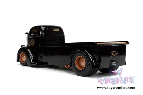 Jada Toys Just Trucks - Ford COE Flatbed Tow Truck "Ford Motor Co." with Extra Wheels (1947, 1/24 scale diecast model car, Black) 32314/4