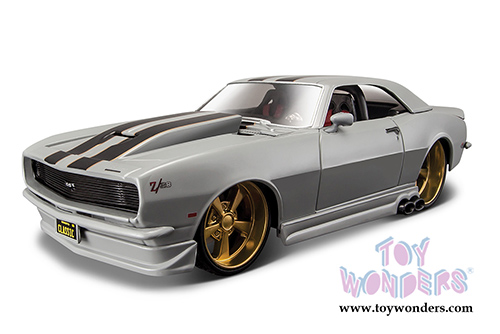 Maisto Design - Classic Muscle | Chevrolet&reg; Camaro Z/28&reg; Hardtop (1968, 1/24 scale diecast model car, Grey) 32508GY