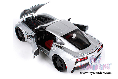 Maisto Design - Modern Muscle | Corvette® Stingray™ Hardtop (2014, 1/24 scale diecast model car, Silver) 32510SV