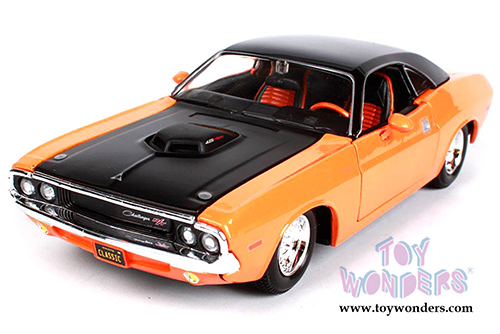 Maisto Design - Classic Muscle | Dodge Challenger R/T Hardtop (1970, 1/24 scale diecast model car, Orange/Black) 32518OR