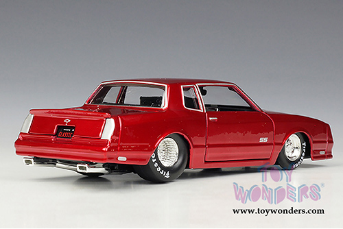 Maisto Design - Classic Muscle | Chevrolet&reg; Monte Carlo SS Hardtop (1986, 1/24 scale diecast model car, Candy Red) 32530R