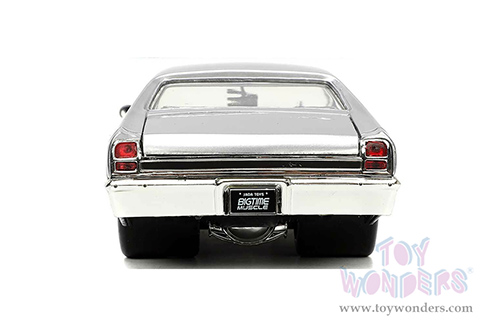 Jada Toys Bigtime Muscle - Chevrolet&reg; Chevelle&reg; SS Hardtop (1969, 1/24 scale diecast model car, Silver with White/Blue Flames) 32702
